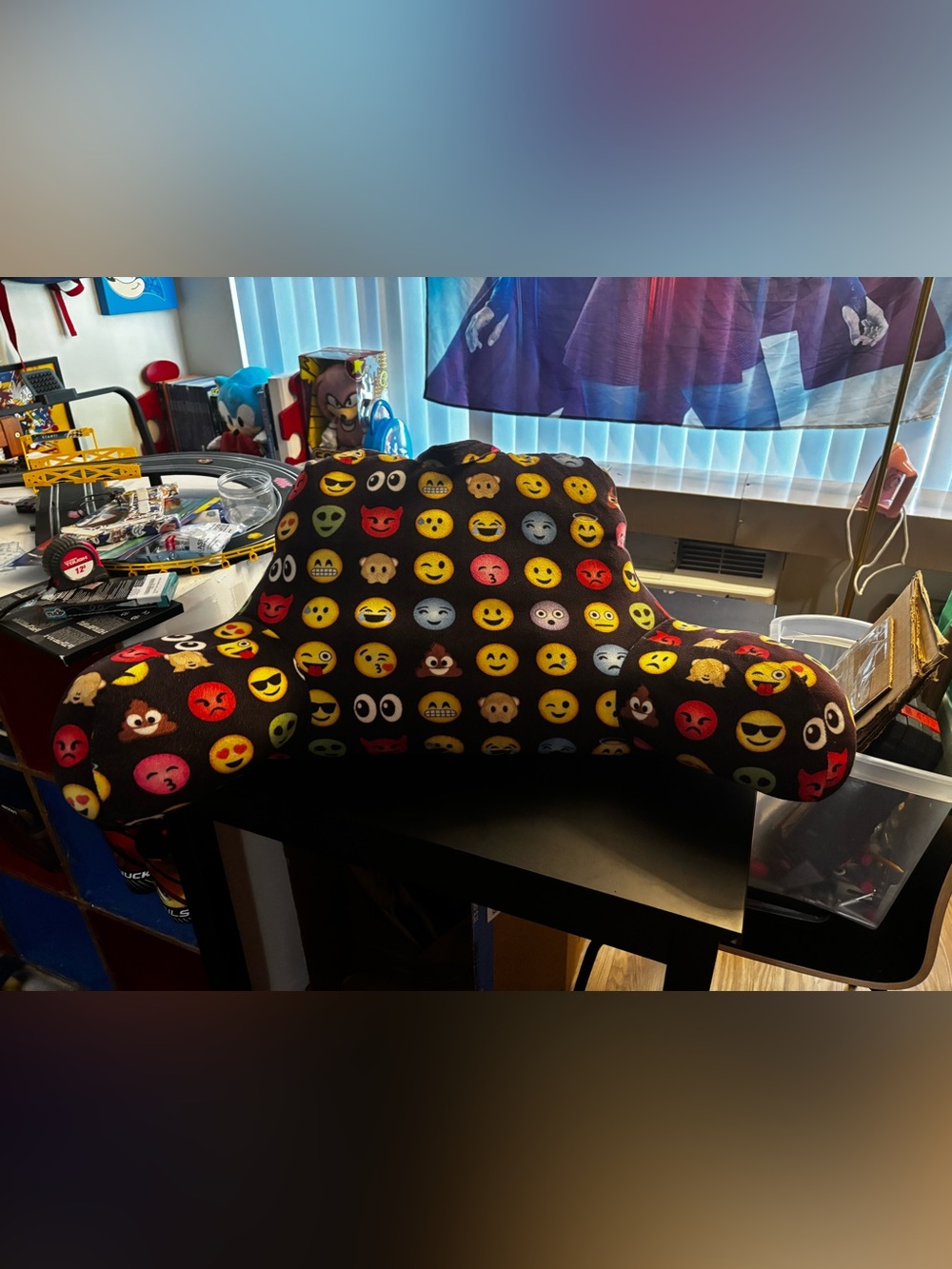 Emoji Pattern Arm Pillow - Black